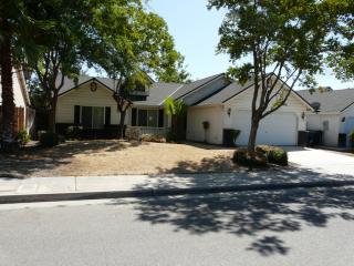 6728 Western Ave, Fresno, CA 93722-3664