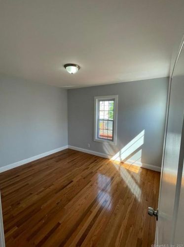 865 Noble Ave, Bridgeport CT  06608-1049 exterior