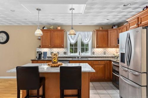 371 Fox Rd, Putnam CT  06260-2732 exterior