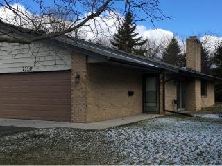 7110 Robinwood Trl, Saint Paul, MN 55125-2720