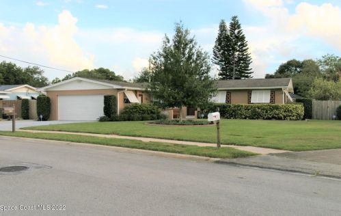 2705 Sherwood Dr, Titusville, FL 32796-3735
