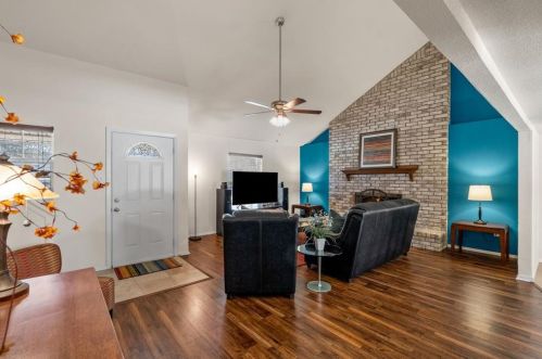 1917 Maxwell Dr, Lewisville TX  75077-7520 exterior