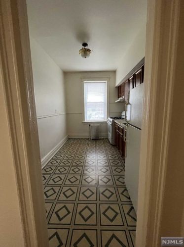 214 Lawton Ave, Cliffside Park NJ  07010-2430 exterior