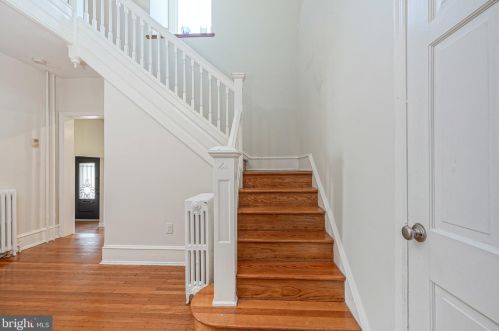 404 Maple Ave, Camden NJ  08109-2021 exterior