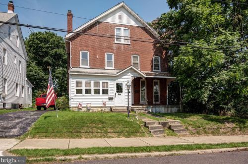 955 Church St, Limerick, PA 19468-2123