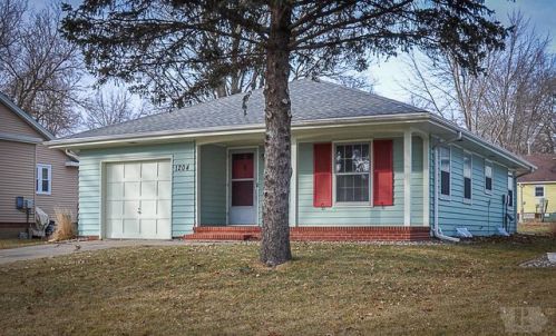 1204 College Blvd, Harlan, IA 51537-2026