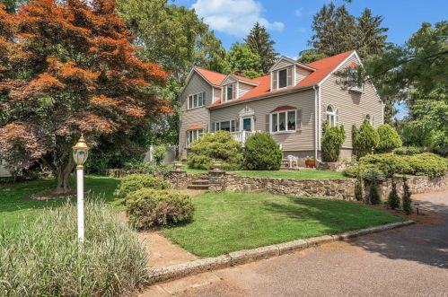 47 Malcolm St, Crotonville NY  10562-3240 exterior