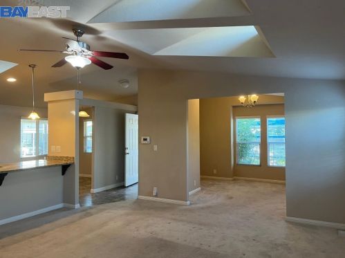 1462 Salamanca Ave, Hayward CA  94544-6256 exterior