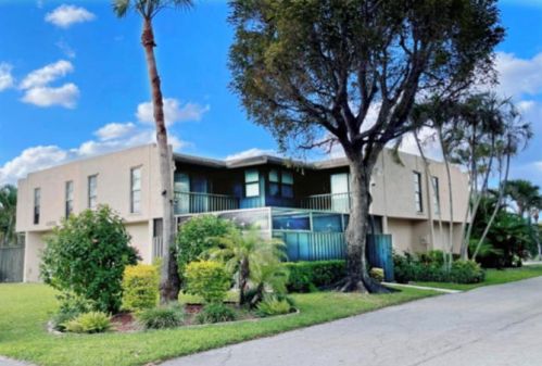 4905 Alder Dr, West Palm Beach, FL 33417-3219