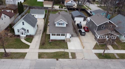 1206 13th Ave, Green Bay, WI 54304-2540