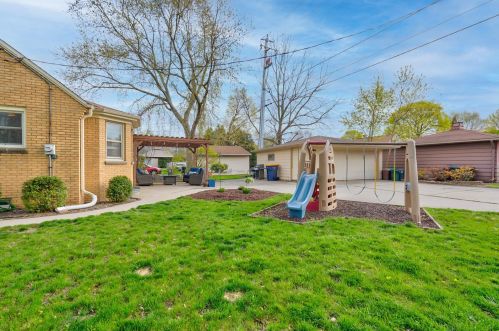 2403 81, Milwaukee WI 53213-1012 exterior