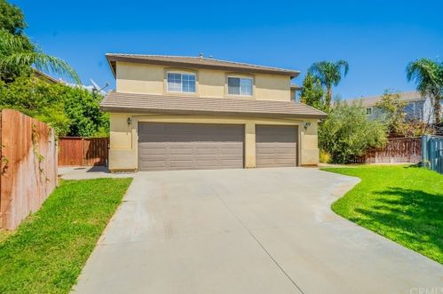 748 Mockingbird Cir, Beaumont, CA 92223-7116