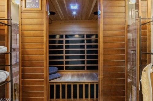 1761 Cooper Rd, Scotch Plains NJ  07076-2525 exterior