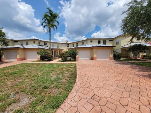 900 Diamond Cir, Naples, FL 34110-1390