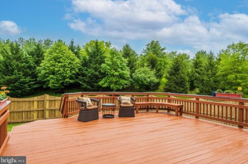 167 Alpine Dr, Leesburg VA 20175-6172 exterior