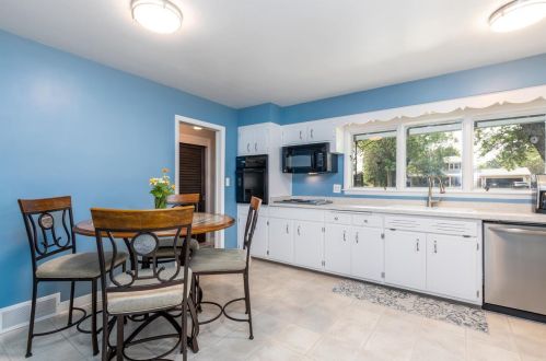 510 Roselawn Blvd, Green Bay, WI 54301-1310