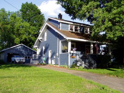 5 Williamson St, Malone, NY 12953-1414