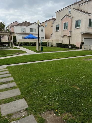 12687 Antigua Ct, Lynwood CA  90262-5377 exterior