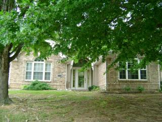 3518 Bellshire Dr, Fayetteville AR  72703-3829 exterior