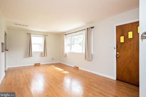 121 Hannold Blvd, West Deptford NJ  08096-1815 exterior