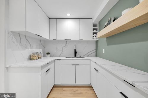 4624 Asbury Pl, Washington DC  20016-4325 exterior