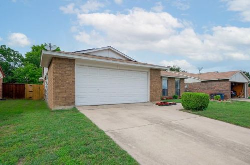 4005 Engleman St, Fort Worth TX  76137-1416 exterior