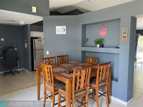 12649 52nd Rd, West Palm Beach, FL 33411-9054