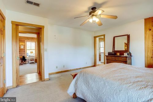 3714 Mountain Rd, Haymarket VA  20169-1739 exterior