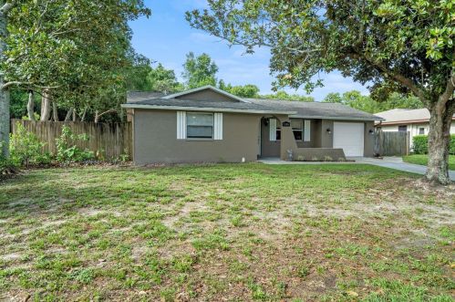 1195 Larkin Rd, Brooksville, FL 34608-6548