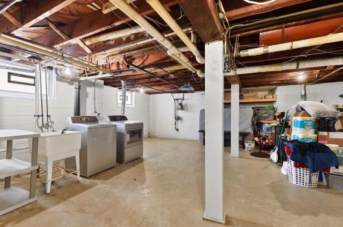 3543 James Ave, Minneapolis MN 55412-1637 exterior