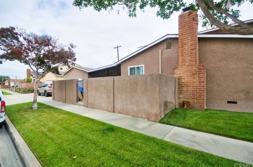6103 Michelson St, Lakewood CA  90712-1413 exterior
