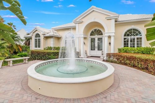 12901 Valewood Dr, Naples, FL 34119-8504