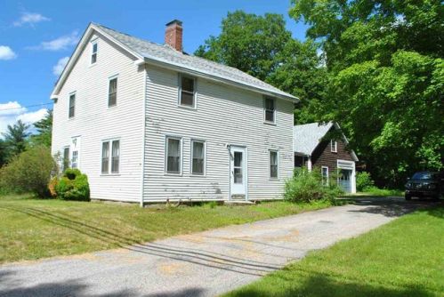 86 Main St, Danville, NH 03819-3209