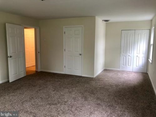 19 Lexington Ct, Charles Town WV  25414-5038 exterior