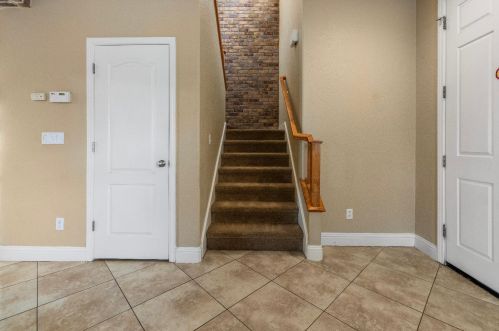 576 Bramblewood Ave, Lathrop CA 95330-9370 exterior