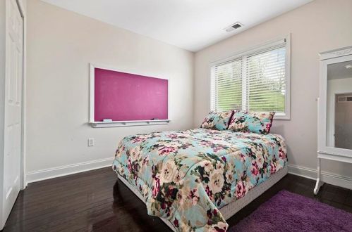 1015 Noble Pne Ct, Trafford PA 15085-9786 exterior