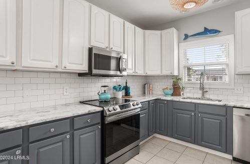 1012 Ferrets End, Beaufort SC  29902-5893 exterior