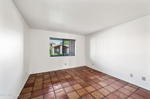 5010 South Regency Cir, Tucson AZ 85711-3043 exterior