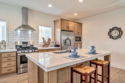 78 Persian Dr, Sunnyvale, CA 94089-1517
