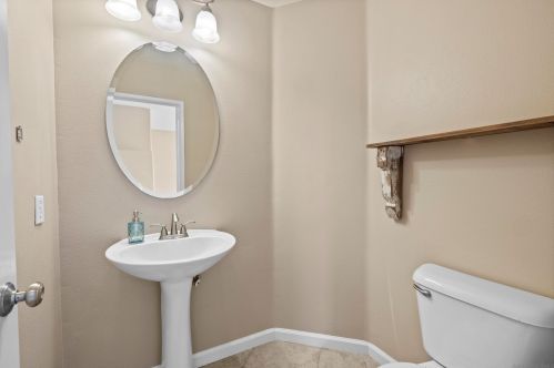 42092 Orange Blossom Dr, Temecula CA  92591-5542 exterior