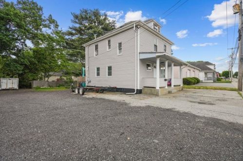 1736 Elmwood Ave, Warwick RI  02888-1104 exterior
