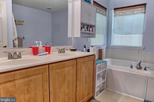 43 Wooten Ct, Dover DE  19904-3863 exterior