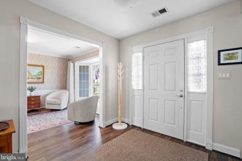 6524 Raftelis Rd, Springfield, VA 22015-4142
