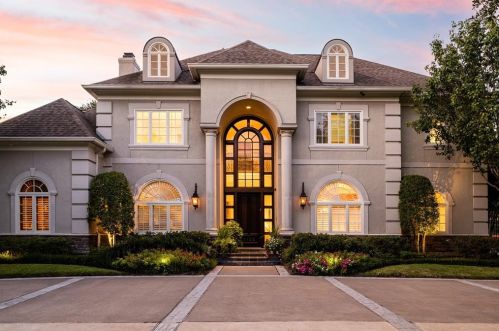 5102 Braeburn Dr, Bellaire, TX 77401-4902