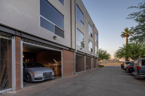 930 9th St, Phoenix AZ  85006-2228 exterior