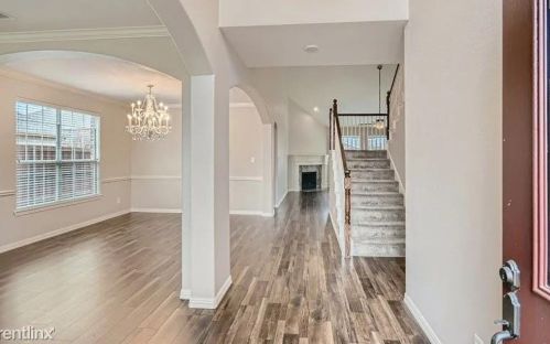 2817 Deerhurst Dr, Lewisville, TX 75077-7911