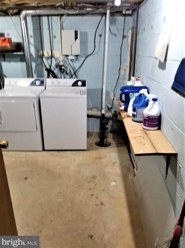 331 Melling Ave, Boothwyn PA 19061-4137 exterior