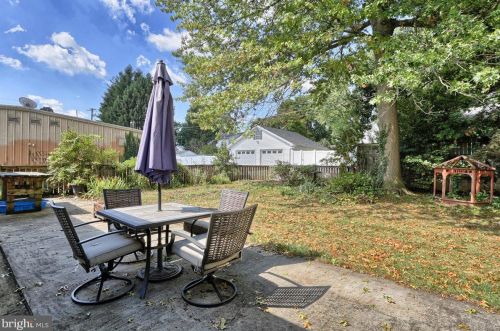 126 Cedar St, Carlisle PA  17013-2201 exterior