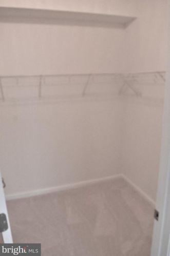 6807 Sabbarton Pl, Gainesville VA  20155-6226 exterior