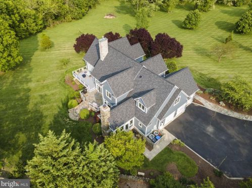 17621 Stonegait Ct, Round Hill VA  20141-2264 exterior